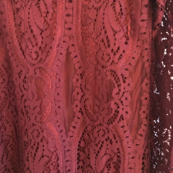 Lace Loose Fit Dress - Picture 3 of 3